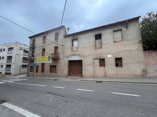 CASA CANTONERA AL CENTRE DEL POBLE AMB MOLTES POSSIBILITATS — 2