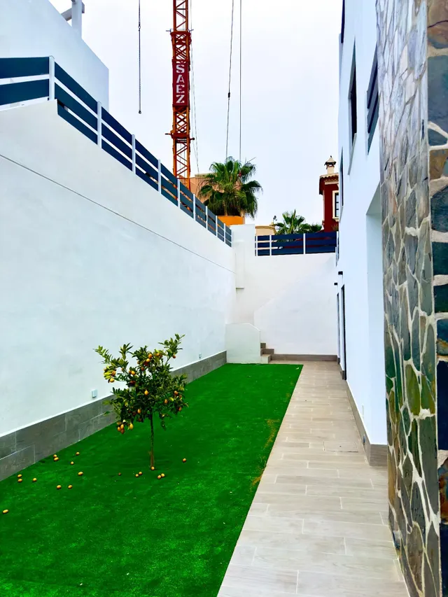 VILLA EN CIUDAD QUESADA. ALICANTE — 18
