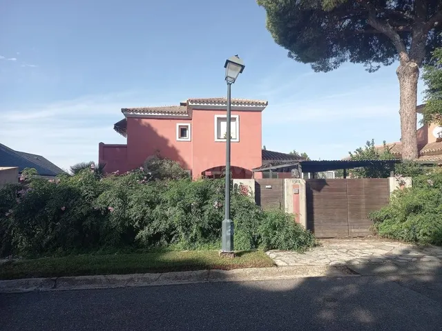 Chalet en Urbanización Privada La Juliana - Bollullos de la 