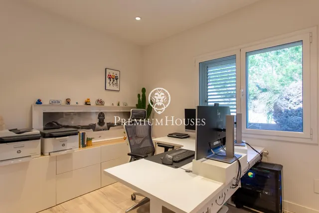 Casa independiente con jardín en venta en Argentona — 21