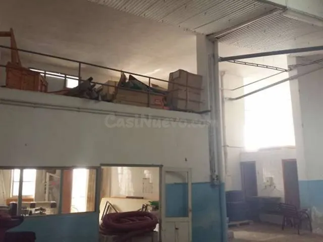 Local comercial muy grande en Santoña - foto 2