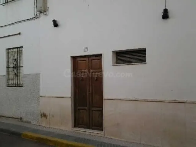 EDIFICIO DE 3 LOCALES, 1 VIVIENDA Y TRASTERO