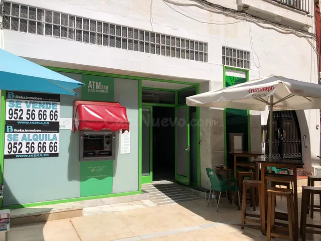 SE VENDE AMPLIO LOCAL EN EL CORAZON DE LA CARIHUELA