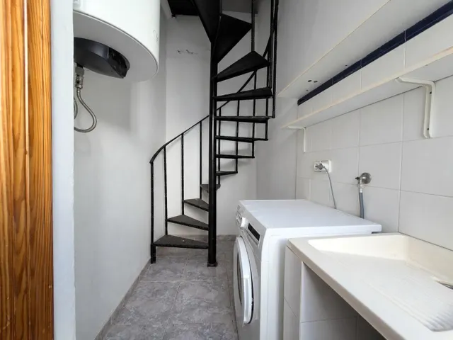 Casa con patio, terraza y acceso a dos calles en el centro de Beniarjó — 38