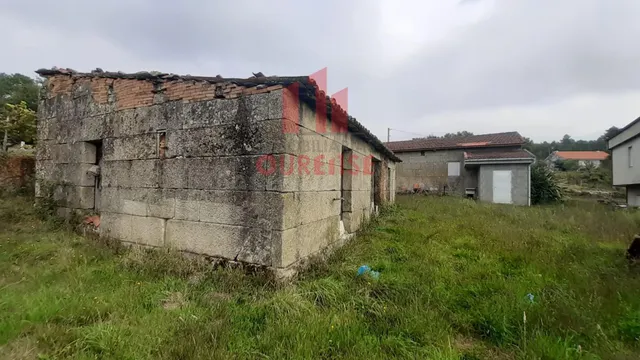 CASA DE PLANTA BAJA CON AMPLIA PARCELA EN UN PUEBLO DE AMOEI - foto 2