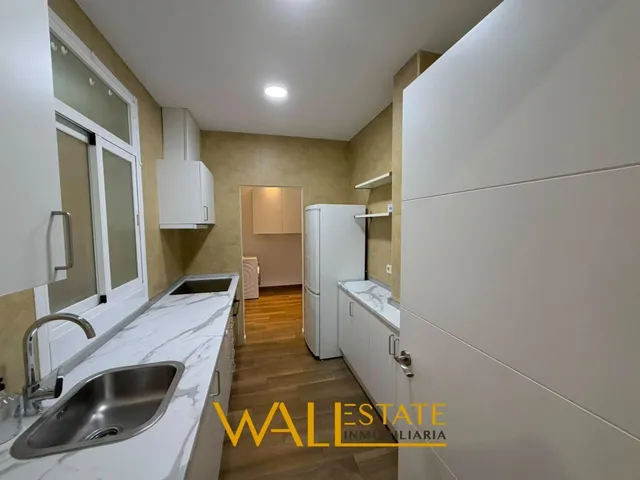 Espectacular piso de 3 dormitorios con balcón en pleno centro — 18