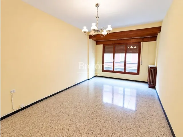 Amplia vivienda de 4 dormitorios con balcón en San Antonio María Claret — 20