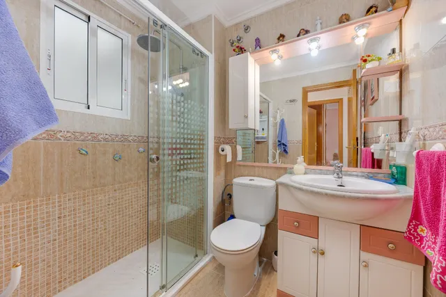 Encantador Apartamento de 2 dormitorios y 1 baño con piscina - foto 5