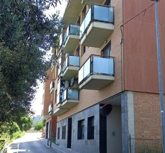 SE VENDE piso OKUPA en C Can Sabat de Gelida, Barcelona. — 3