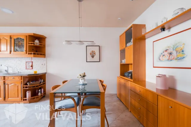 Casa con garaje para 5 coches, 2 terrazas y amplios espacios familiares — 13
