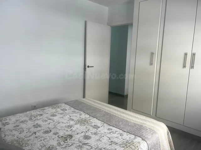 Luminoso piso reformado con terraza y piscina en pleno centro ciudad — 17