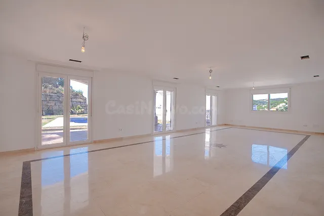 Chalet 4 habitaciones 350m² en venta - Costa Del Sol - foto 4