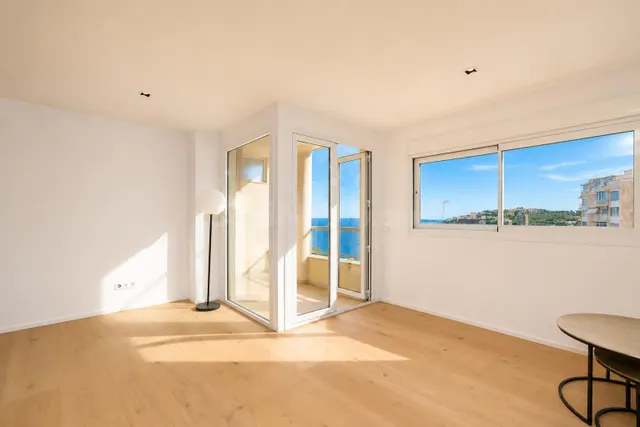 Apartamento recién reformado con vistas al mar y al puerto d - foto 2