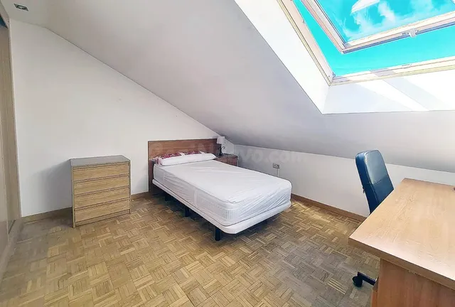 EN ALQUILER PARA ESTUDIANTES, ÚLTIMA HABITACIÓN EN CHALET DE