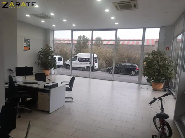SE VENDE NAVE EN URDULIZ — 2