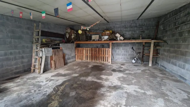 SE VENDE SOLAR DE 209 M2 EN LA PLACA — 6