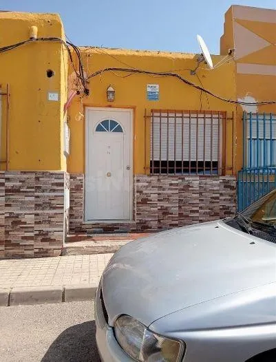 SE VENDE casa OKUPA en C Picos De Europa 26 de Ejido (El) - foto 3