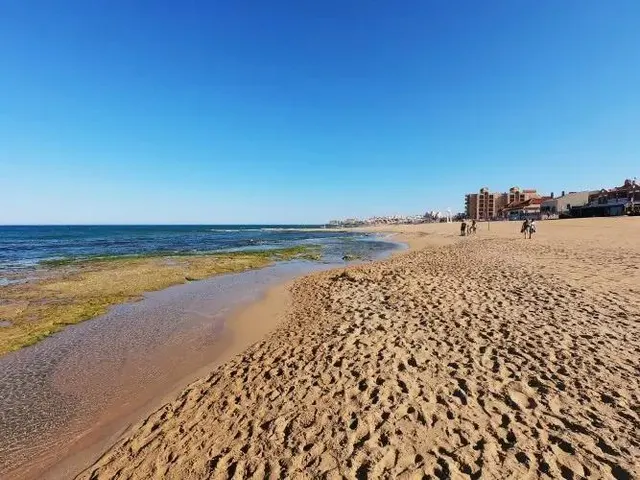 Estupendo apartamento totalmente reformado a unos pasos de la playa — 43