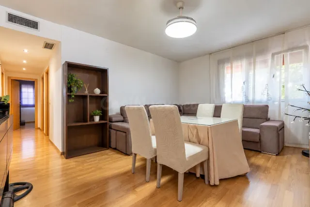 VENTA DE AMPLIO PISO EN - AVDA. CIRCUNVALACIÓN -- ALHENDÍN - foto 3