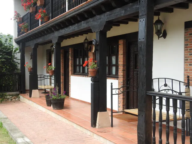 POSADA CON MUCHO ENCANTO EN CABUÉRNIGA.- — 10