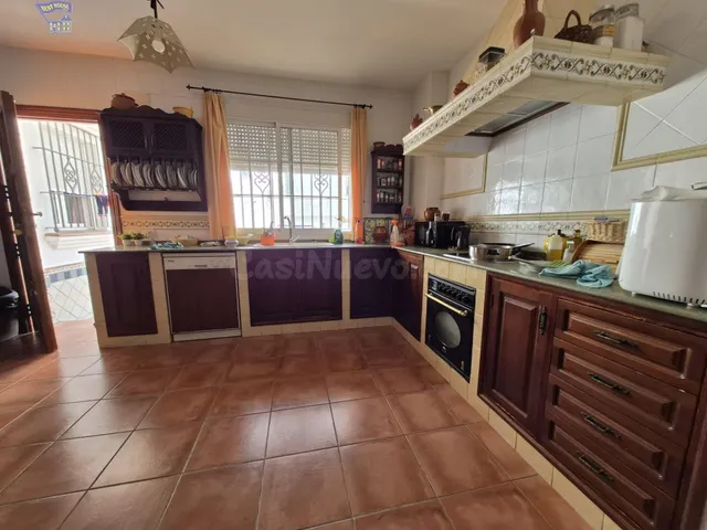 SE VENDE CASA INDEPENDIENTE EN ZONA DEL PORTICHUELO