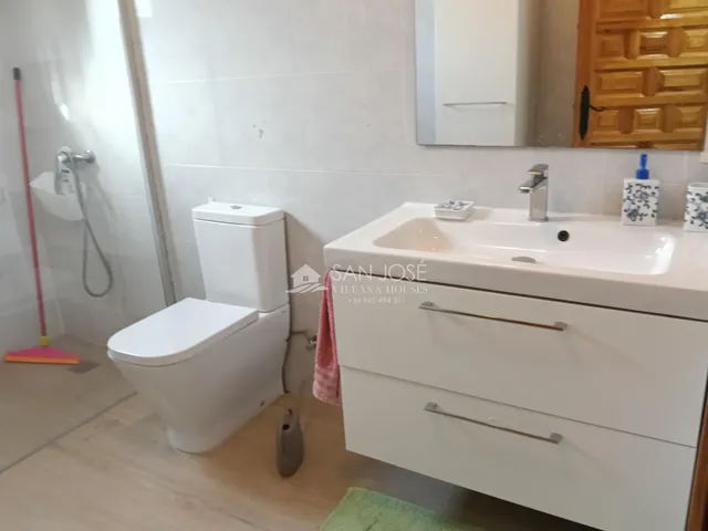 SE VENDE CHALET EN BUEN ESTADO EN MONFORTE DEL CID EN LA ZONA DEL FONT DEL LLOP — 43