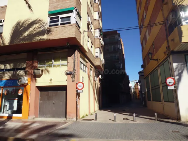 Plaza de garaje en sotano. Zona Luis Suñer. — 4