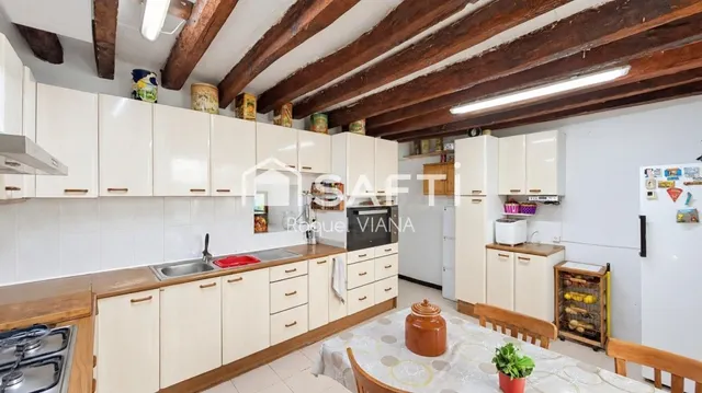 No es una casa más. Es una vivienda de 1880 con carácter. - foto 4