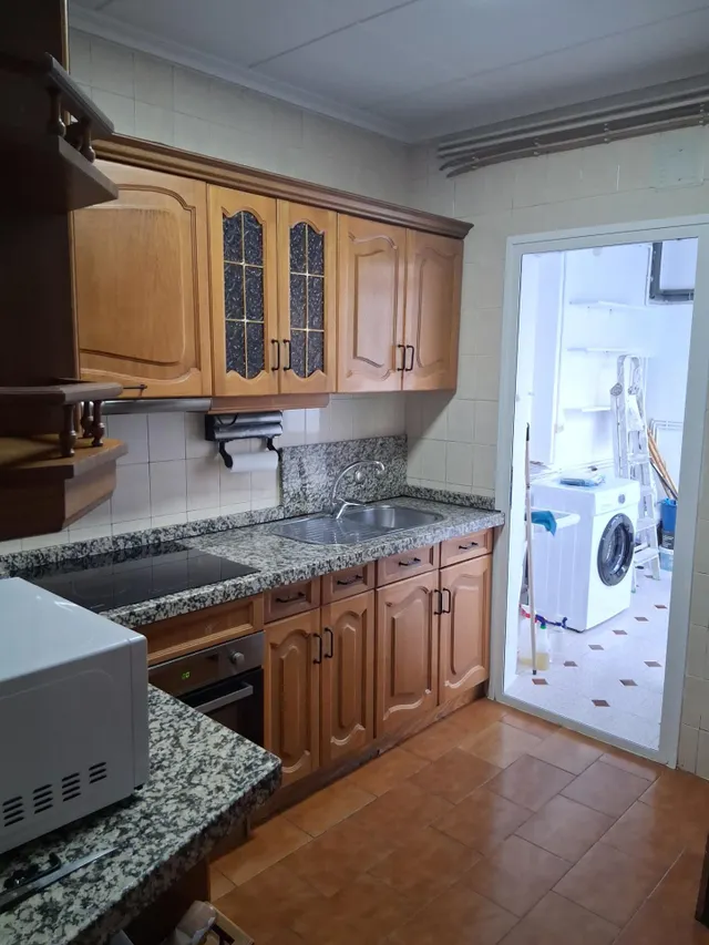 Amplio piso de cuatro dormitorios con muebles a estreno. — 8