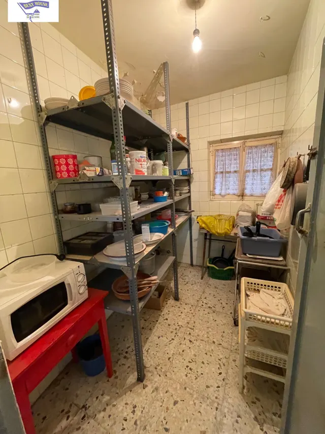 Amplia Casa en el centro de Valdeganga con Posibilidades de Reforma — 25
