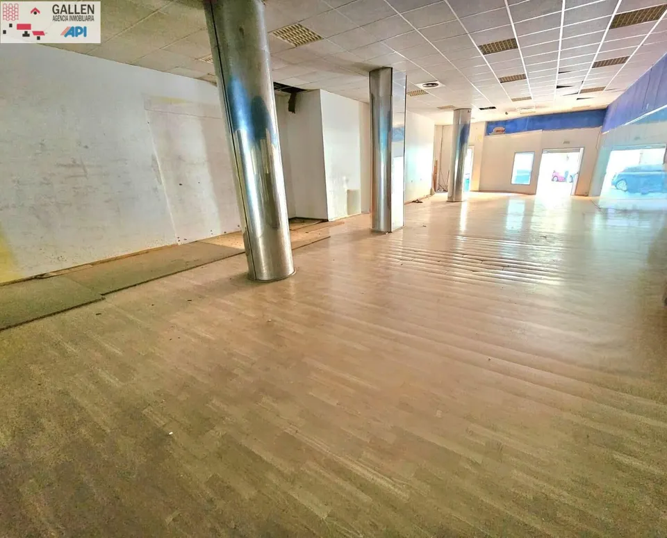 LOCAL COMERCIAL MUY AMPLIO EN ZONA AVENIDA ALMAZORA