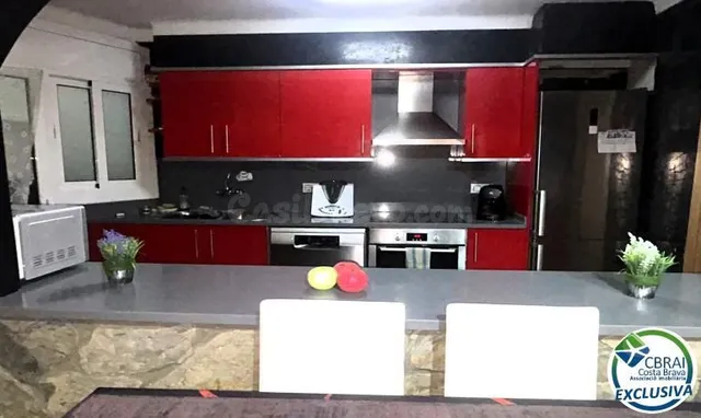 Piso reformado en el centro de Llançà, listo para entrar a v - foto 2