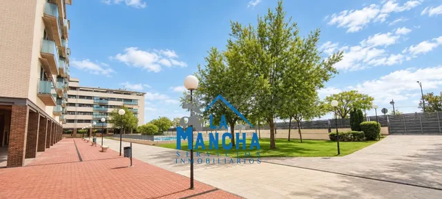 *950€ al mes* inmobiliaria la mancha alquila piso facultad de medicina de Albacete — 3