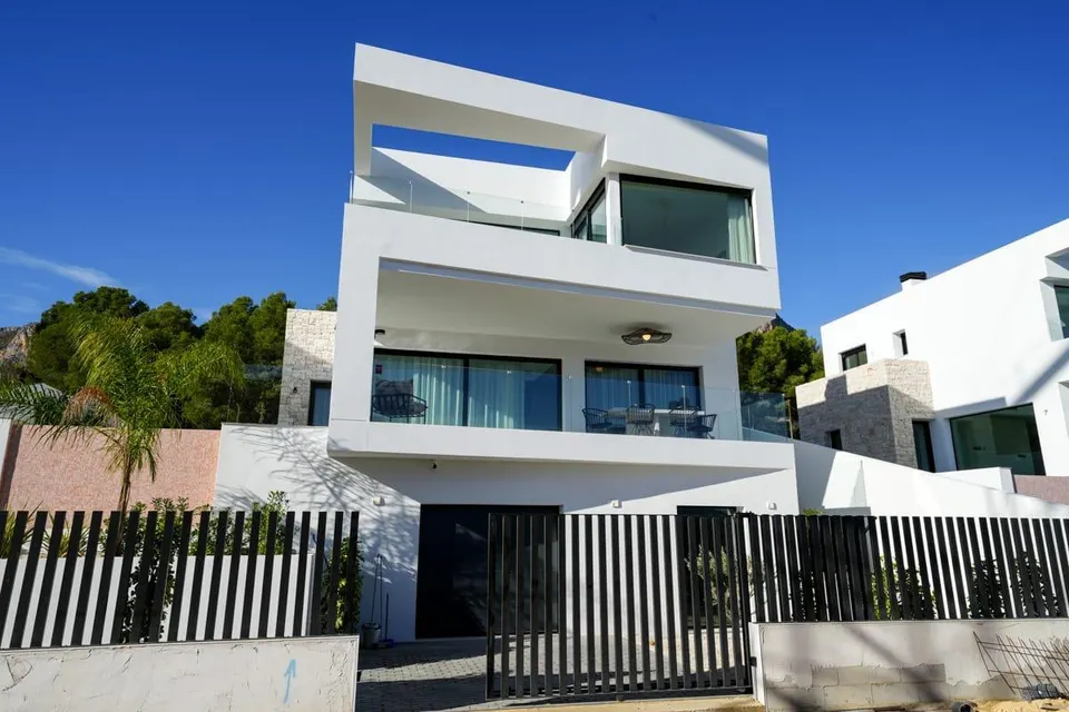 ✓Encantadora Villa Moderna con Piscina en Polop, Costa Blanca.