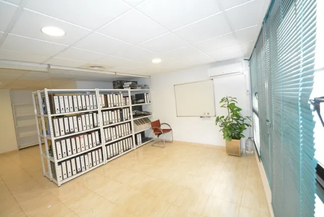 Local Comercial. Entresuelo en Orihuela zona Duque de Tamames, 60 m2. de superficie. — 6
