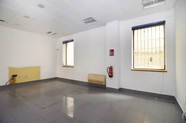 Urbis te ofrece un local en alquiler en zona Centro, Salamanca. — 7