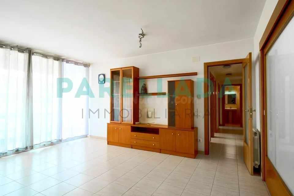 Piso de 3 habitaciones con parking junto al Puerto de Badalona