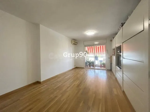 Amplio piso de 4 habitaciones frente a Barris Nord – Espacio - foto 2