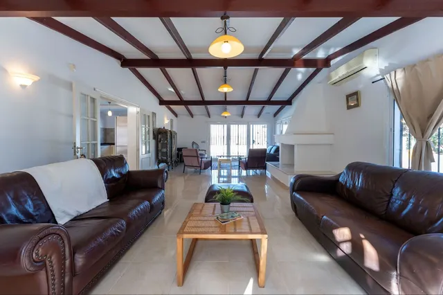 Finca rústica 9 habitaciones 588m² en venta - Costa del Sol — 9