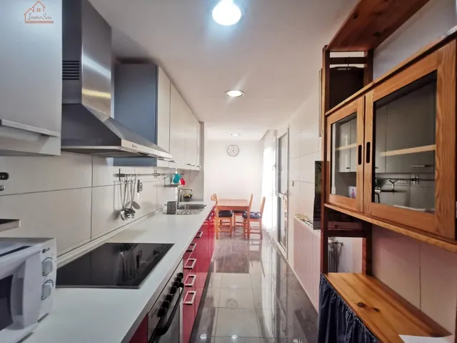¡Hermosa vivienda de 3 dormitorios con plaza de garaje y pis