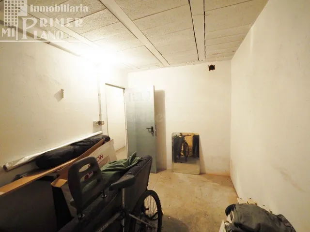 SE VENDE garaje + trastero en zona centro junto a calle Doña - foto 5