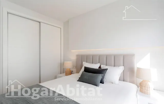 ¡ESPECTACULAR, A ESTRENAR! EXTERIOR EN RESIDENCIAL CON GARAJE Y PISCINA — 11