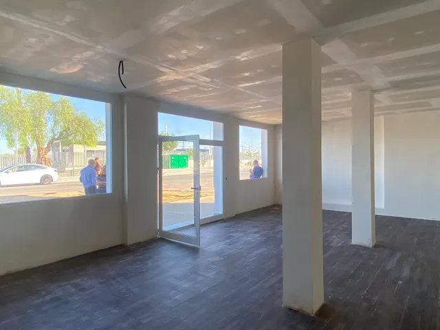 LOCAL EN PAIPORTA — 10