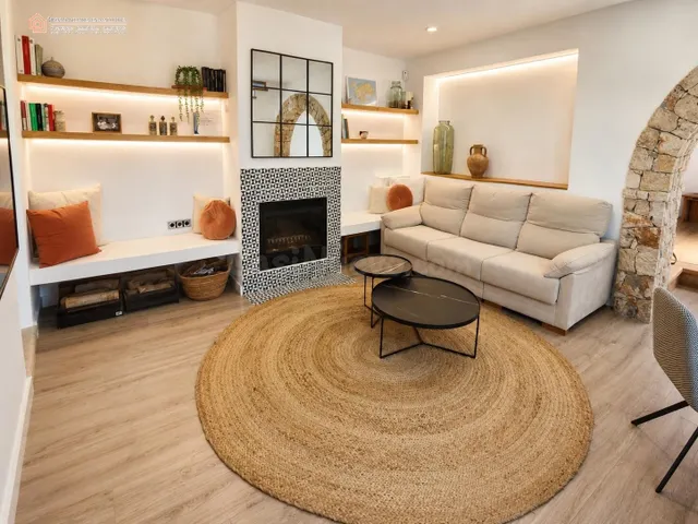 Casa de 4 Dormitorios Con Porche Y Garaje En Pòrtol - foto 2