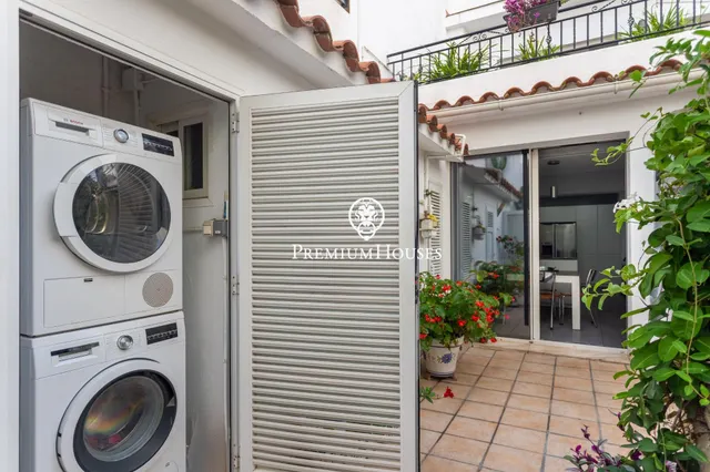 Amplia vivienda con ascensor, patio y terrazas — 14