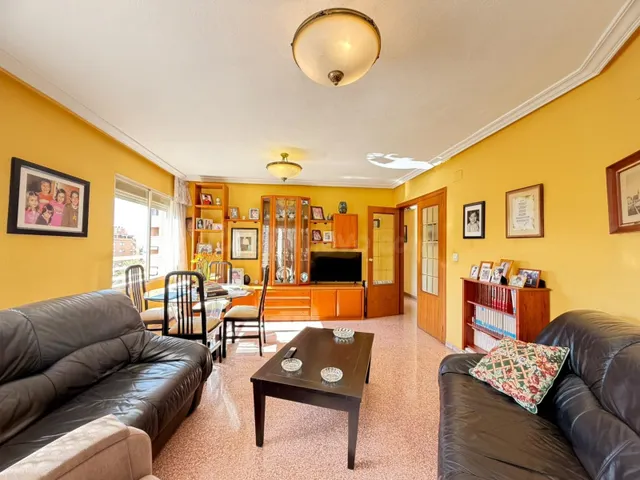Vivienda con vistas a Plaza América, 3 dormitorios y garaje incluido — 3