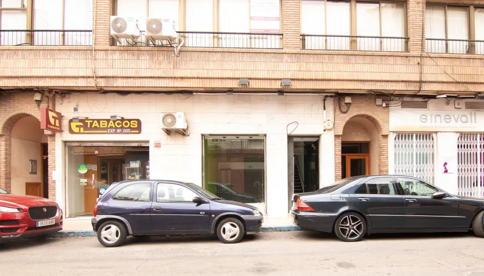 LOCAL COMERCIAL EN VENTA EN CALLE BENIGAFULL