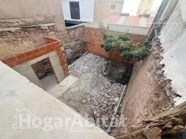 CASA SEMIREFORMADA CON TERRAZA Y GARAJE - foto 5