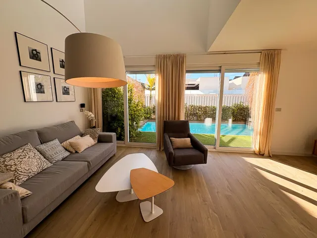 Villa 3 habitaciones 213m² en venta - DOÑA PEPA