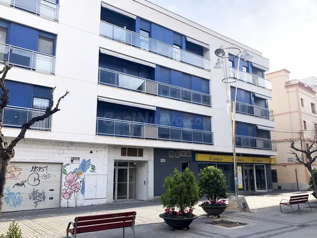 Garaje 24m² en venta - Zona Poble
